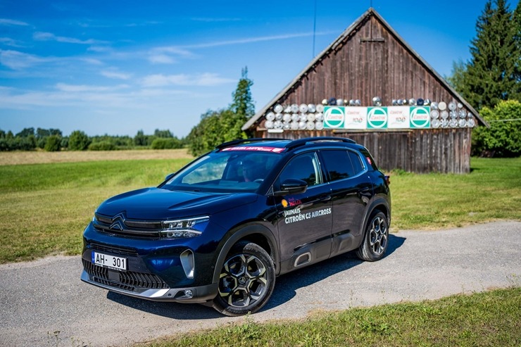 «Latvijas Gada auto 2023» žūrija veica vasaras testa braucienu. Foto: Gadaauto.lv 322368