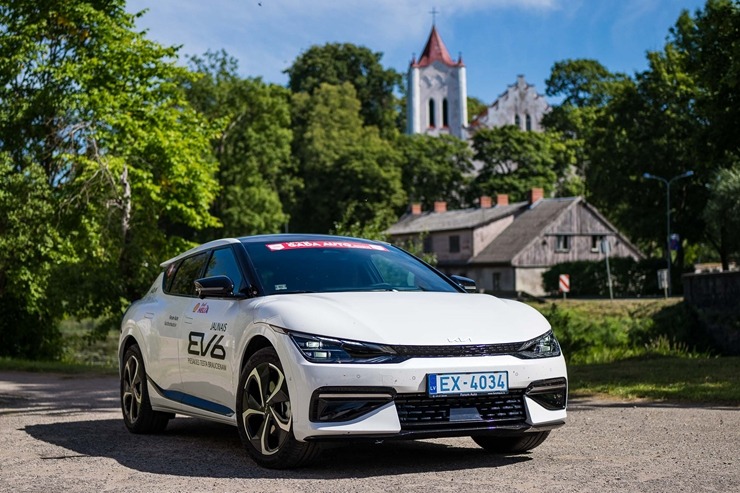 «Latvijas Gada auto 2023» žūrija veica vasaras testa braucienu. Foto: Gadaauto.lv 322376