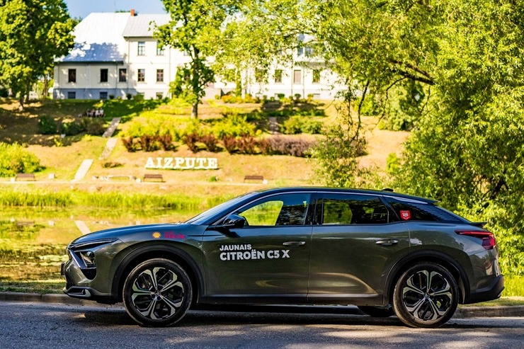 «Latvijas Gada auto 2023» žūrija veica vasaras testa braucienu. Foto: Gadaauto.lv 322377