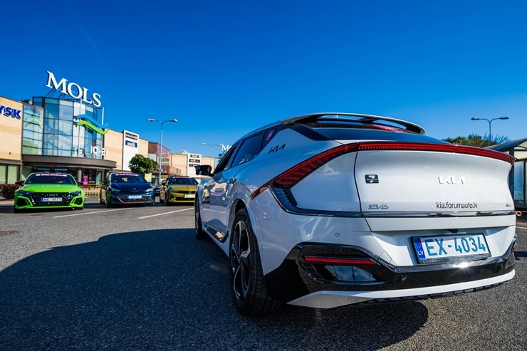 «Latvijas Gada auto 2023» žūrija veica vasaras testa braucienu. Foto: Gadaauto.lv 322361