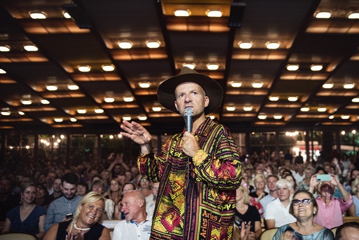 Jūrmālā uzstājas Balkānu ritmu karalis Shantel ar grupu «Bucovina Club Orkestar». Foto: Ieva Makare 322497