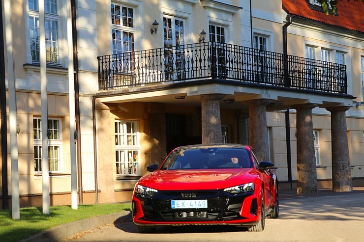 Travelnews.lv apceļo Mālpili ar jaudīgo un elektrisko «Audi e-tron GT» 322677
