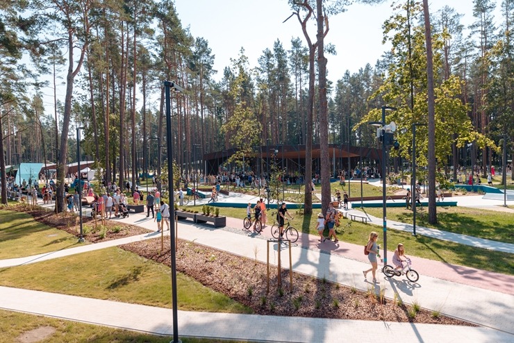 Ar krāšņiem koncertiem un lāzeru šovu Jūrmalā tiek svinēti vērienīgi Kauguru svētki. Foto: Jurmala..lv 322693