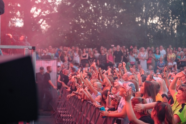 Ar krāšņiem koncertiem un lāzeru šovu Jūrmalā tiek svinēti vērienīgi Kauguru svētki. Foto: Jurmala..lv 322705