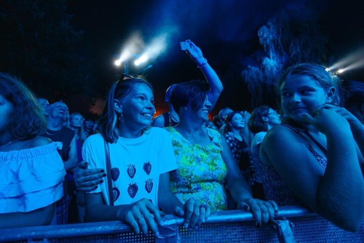 Ar krāšņiem koncertiem un lāzeru šovu Jūrmalā tiek svinēti vērienīgi Kauguru svētki. Foto: Jurmala..lv 322707