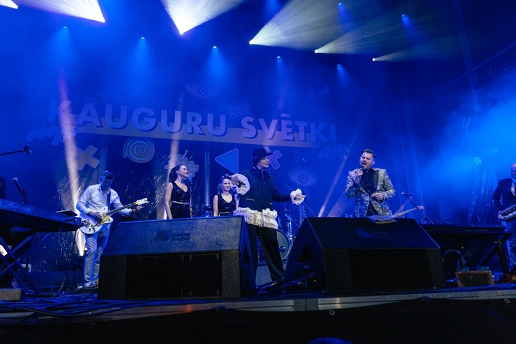 Ar krāšņiem koncertiem un lāzeru šovu Jūrmalā tiek svinēti vērienīgi Kauguru svētki. Foto: Jurmala..lv 322709