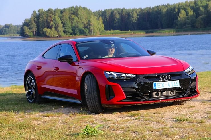 Travelnews.lv ar jaudīgo un elektrisko «Audi e-tron GT» apceļo Latviju 322767
