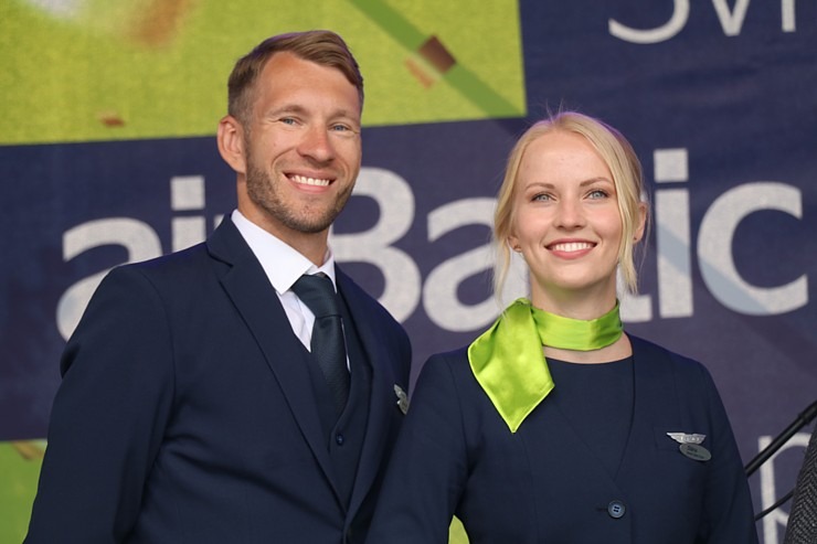 «airBaltic» lidostā «Rīga» svinīgi sagaida lidsabiedrības 50 000 000 pasazieri 322804