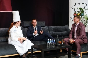 «Pavāru klubs» pārtikas izstādē «Riga Food» iepazīstina apmeklētājus ar jaunām garšām un to meistariem. Foto: Chef.lv 2