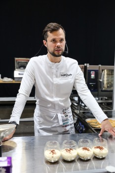 «Pavāru klubs» pārtikas izstādē «Riga Food» iepazīstina apmeklētājus ar jaunām garšām un to meistariem. Foto: Chef.lv 34