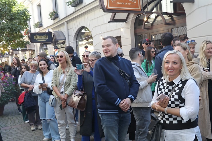 Restorāns «Buržujs» jau desmito reizi organizē grandiozu «Austeru festivālu» Berga bazārā  Restorāns «Buržujs» jau desmito reizi organizē grandiozu «Austeru festivālu» Berga bazārā 323698