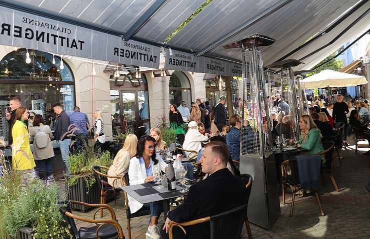 Restorāns «Buržujs» jau desmito reizi organizē grandiozu «Austeru festivālu» Berga bazārā  Restorāns «Buržujs» jau desmito reizi organizē grandiozu «Austeru festivālu» Berga bazārā 323690