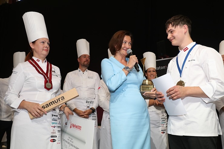 «Latvijas gada pavārs 2022» ir Nils Ģēvele un «Latvijas pavārzellis 2022» ir Agate Batraga 323762