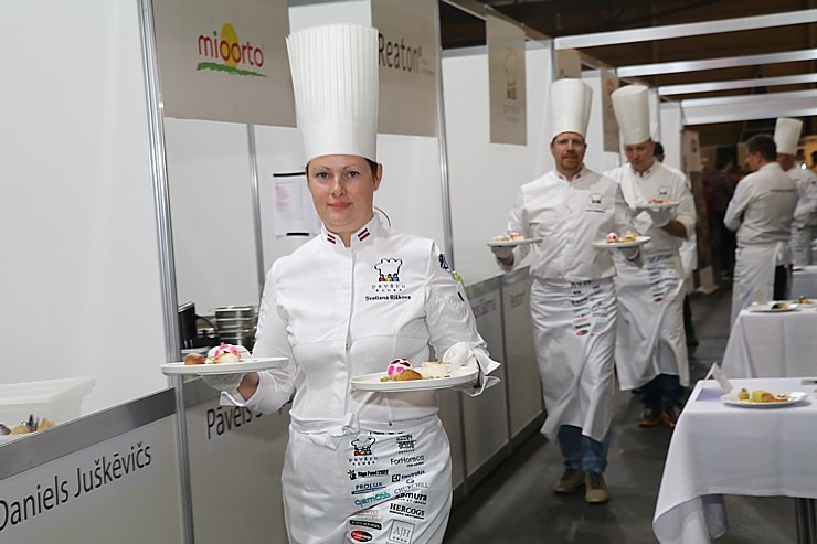 Daži fotomirkļi no pavāru konkursa «Latvijas gada pavārs 2022» aizkulisēm 323947