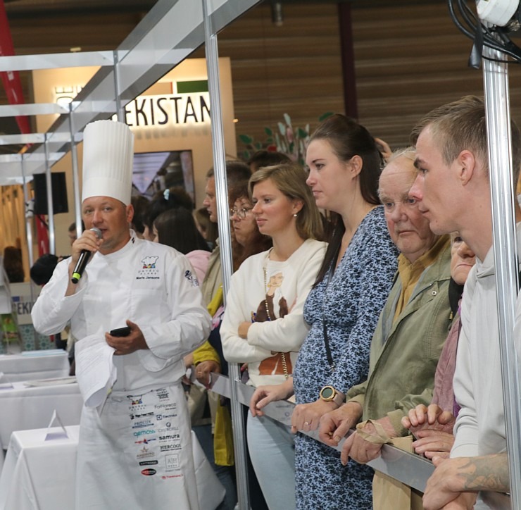 Daži fotomirkļi no pavāru konkursa «Latvijas gada pavārs 2022» aizkulisēm 323939
