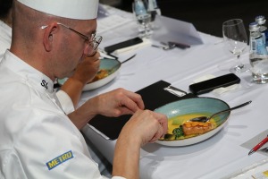 Daži fotomirkļi no pavāru konkursa «Latvijas gada pavārs 2022» aizkulisēm 23