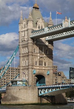 Travelnews.lv apmeklē Londonas tūristu iecienīto un populāro Tauera tiltu 15