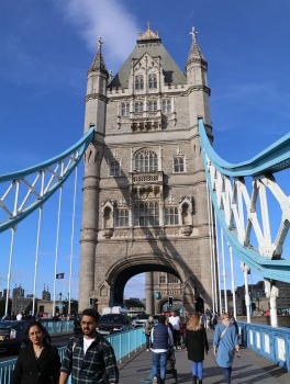 Travelnews.lv apmeklē Londonas tūristu iecienīto un populāro Tauera tiltu 23