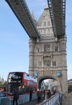 Travelnews.lv apmeklē Londonas tūristu iecienīto un populāro Tauera tiltu 25