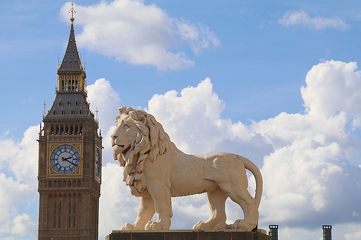 Travelnews.lv no visām pusēm aplūko Lielbritānijas parlamenta ēku un Londonas Bigbenu 324781