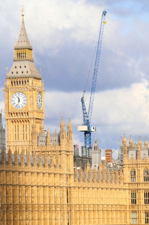 Travelnews.lv no visām pusēm aplūko Lielbritānijas parlamenta ēku un Londonas Bigbenu 324791