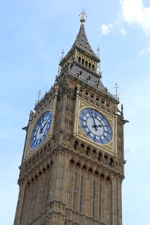 Travelnews.lv no visām pusēm aplūko Lielbritānijas parlamenta ēku un Londonas Bigbenu 324800