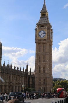 Travelnews.lv no visām pusēm aplūko Lielbritānijas parlamenta ēku un Londonas Bigbenu 23