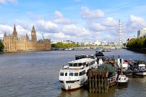 Travelnews.lv no visām pusēm aplūko Lielbritānijas parlamenta ēku un Londonas Bigbenu 8