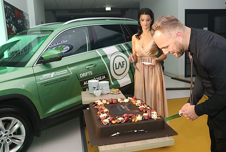 Škoda centrs «Green Motors» svinīgi un ar koncertiem atzīmē 5 gadu jubileju 325124