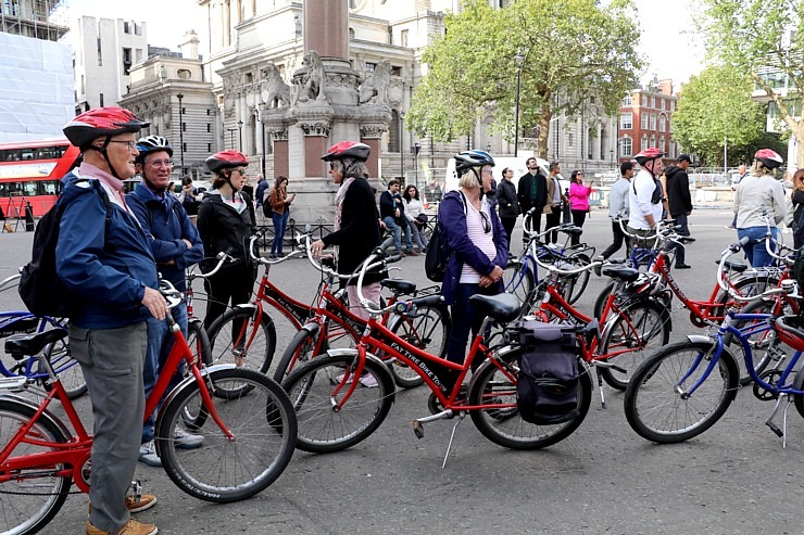 Travelnews.lv Londonā iepazīst sabiedrisko autobusu un velo satiksmi pilsētas apskatei 325275