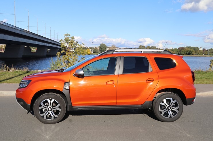 Travelnews.lv ar jauno «Dacia Duster Prestige 1.3 TCE 150 EDC» apceļo rudenīgo Rīgu 325429