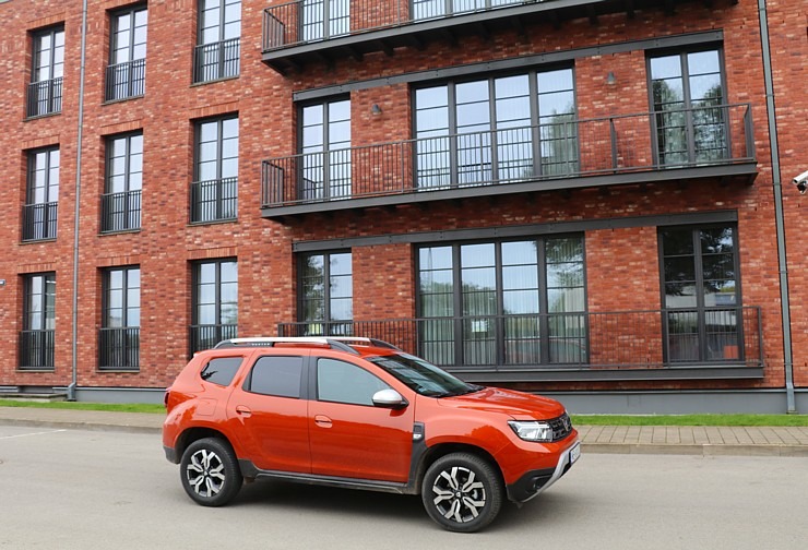 Travelnews.lv ar jauno «Dacia Duster Prestige 1.3 TCE 150 EDC» apceļo rudenīgo Rīgu 325422