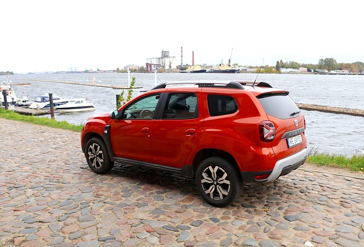 Travelnews.lv ar jauno «Dacia Duster Prestige 1.3 TCE 150 EDC» apceļo rudenīgo Rīgu 325425