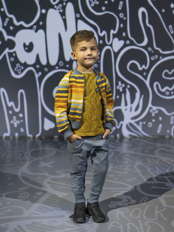 Rīgas modes nedēļā «Riga Fashion Week 2022» prezentējas «Rock & Mouse» no Latvijas. Foto: Mark Litvyakov 325608