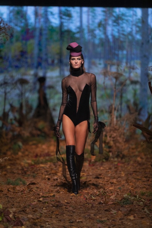 Rīgas modes nedēļā «Riga Fashion Week 2022» prezentējas «Amoralle» no Latvijas . Foto: Mark Litvyakov 325837