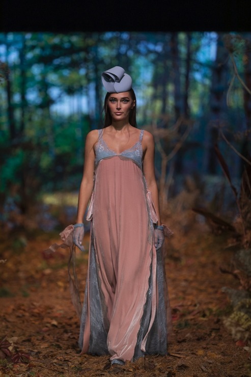 Rīgas modes nedēļā «Riga Fashion Week 2022» prezentējas «Amoralle» no Latvijas . Foto: Mark Litvyakov 325829