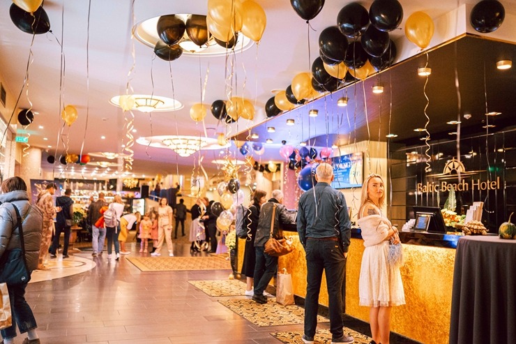 Jūrmalas 5 zvaigžņu viesnīca «Baltic Beach Hotell» rīko tradicionālo pasākumu «Sunny Night 2022». Foto: Artis Veigurs 325936