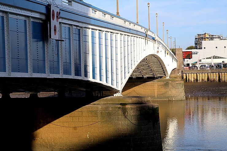 Travelnews.lv gar Temzas labo krastu dodas no Fulham uz Londonas centru 325981