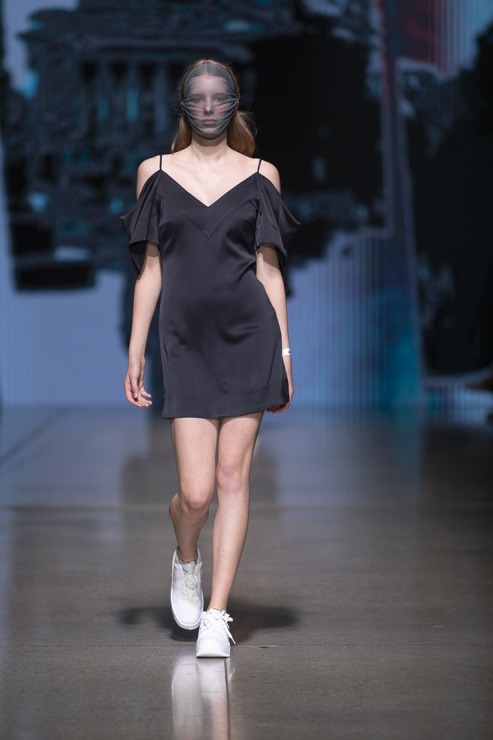 Rīgas modes nedēļā «Riga Fashion Week 2022» prezentējas «Natalija Jansone» no Latvijas. Foto: Mark Litvyakov 326353