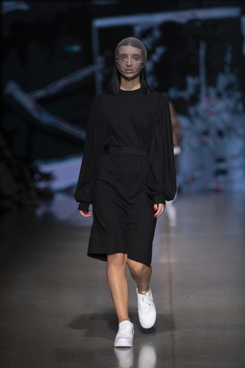 Rīgas modes nedēļā «Riga Fashion Week 2022» prezentējas «Natalija Jansone» no Latvijas. Foto: Mark Litvyakov 326357