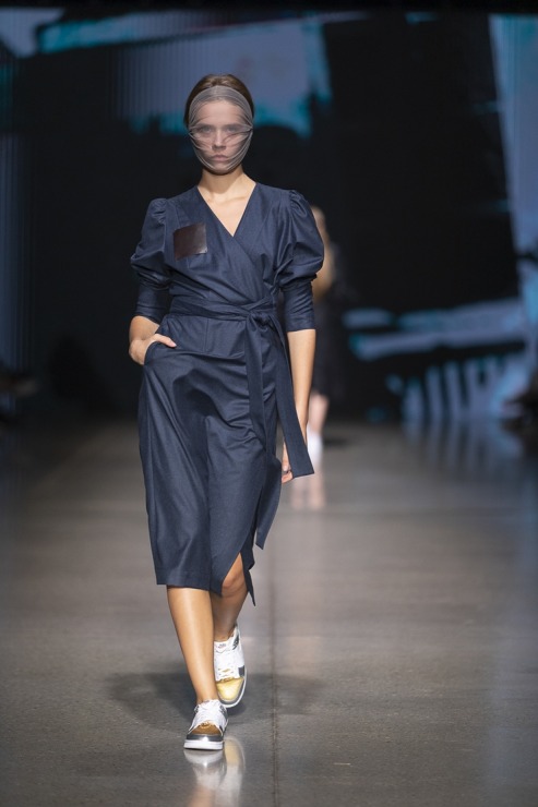 Rīgas modes nedēļā «Riga Fashion Week 2022» prezentējas «Natalija Jansone» no Latvijas. Foto: Mark Litvyakov 326383