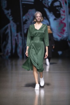 Rīgas modes nedēļā «Riga Fashion Week 2022» prezentējas «Natalija Jansone» no Latvijas. Foto: Mark Litvyakov 41