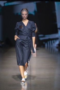 Rīgas modes nedēļā «Riga Fashion Week 2022» prezentējas «Natalija Jansone» no Latvijas. Foto: Mark Litvyakov 57