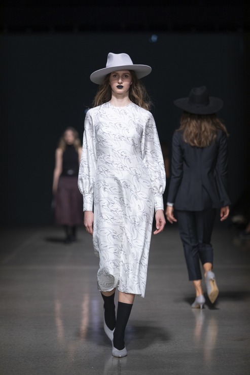 Rīgas modes nedēļā «Riga Fashion Week 2022» prezentējas «Iveta Vecmane» no Latvijas. Foto: Mark Litvyakov 326496