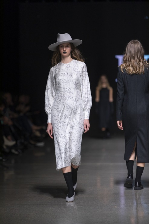 Rīgas modes nedēļā «Riga Fashion Week 2022» prezentējas «Iveta Vecmane» no Latvijas. Foto: Mark Litvyakov 326464