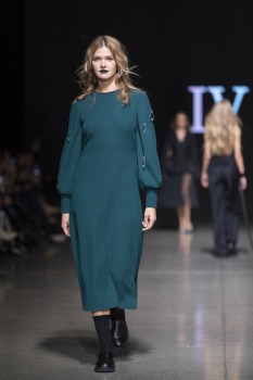 Rīgas modes nedēļā «Riga Fashion Week 2022» prezentējas «Iveta Vecmane» no Latvijas. Foto: Mark Litvyakov 14
