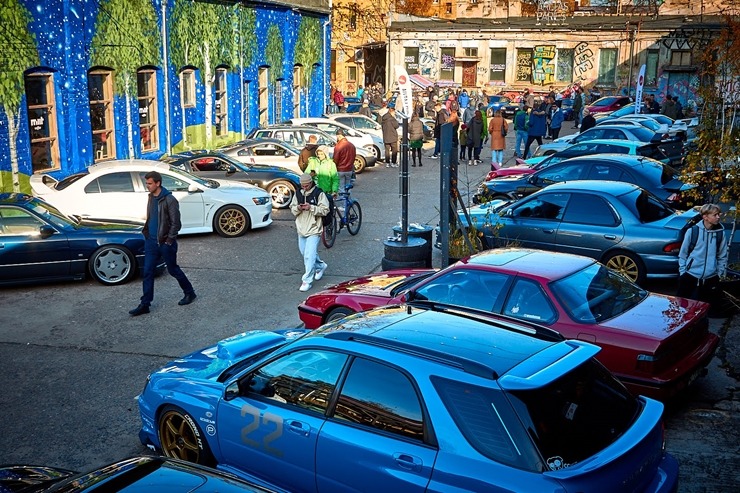Radošajā Tallinas ielas  kvartālā sezonu noslēdz Latvijā skaistāko japāņu automašīnu īpašnieki. Foto: jdm.lv 326685