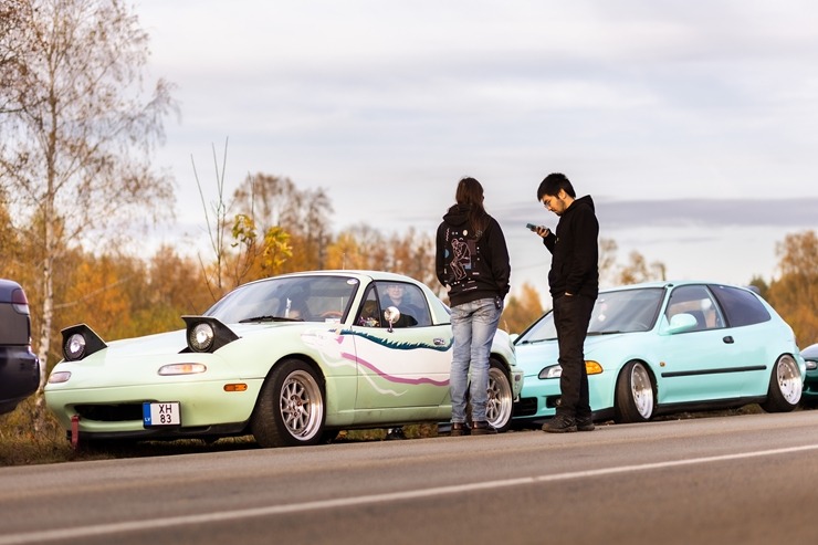 Radošajā Tallinas ielas  kvartālā sezonu noslēdz Latvijā skaistāko japāņu automašīnu īpašnieki. Foto: jdm.lv 326705