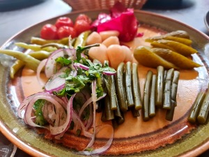 Travelnews.lv izbauda gruzīnu virtuves restorānu «Tbilisi» Rīgā 6