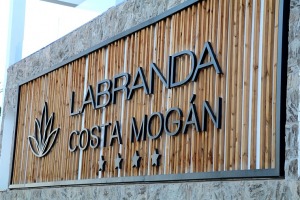 Iepazīstam Grankanāriju dienvidos 4 zvaigžņu viesnīcu «Hotel Labranda Costa Mogan» vakara noskaņās. Sadarbībā ar Tez Tour Latvia 1
